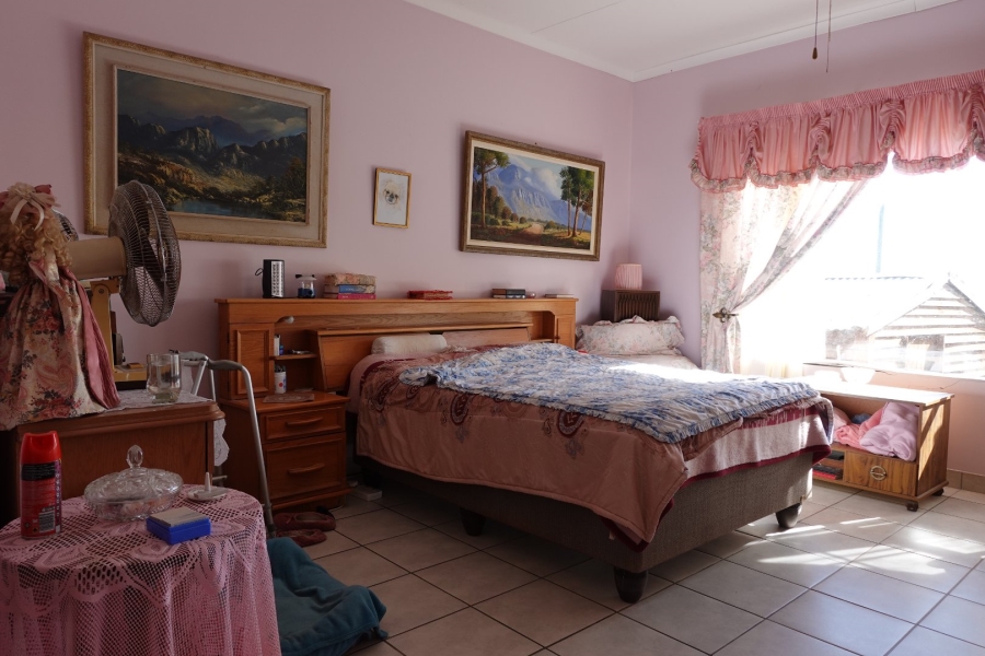 5 Bedroom Property for Sale in Fraaiuitsig Western Cape